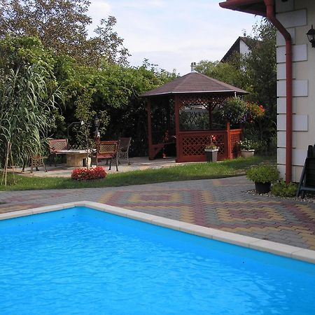 Kaktuszvirag Apartmanhaz Hajdúszoboszló Εξωτερικό φωτογραφία