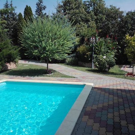 Kaktuszvirag Apartmanhaz Hajdúszoboszló Εξωτερικό φωτογραφία