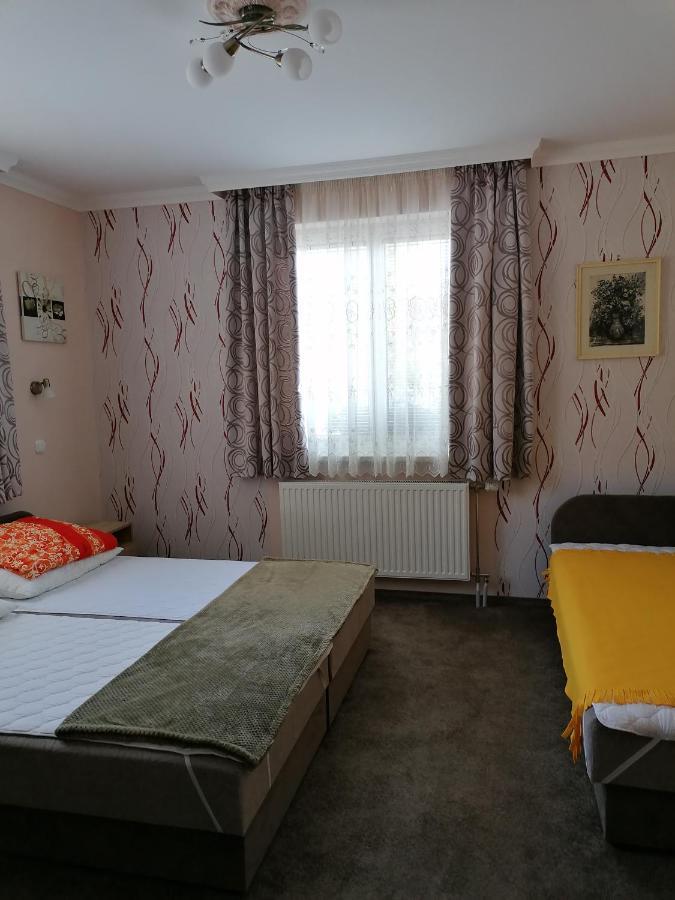 Kaktuszvirag Apartmanhaz Hajdúszoboszló Εξωτερικό φωτογραφία