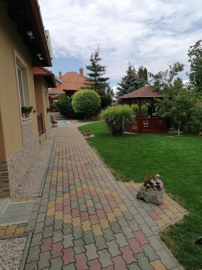 Kaktuszvirag Apartmanhaz Hajdúszoboszló Εξωτερικό φωτογραφία