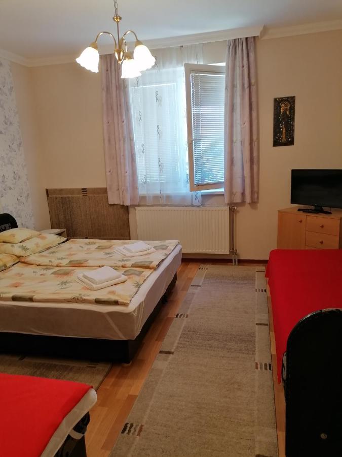 Kaktuszvirag Apartmanhaz Hajdúszoboszló Εξωτερικό φωτογραφία