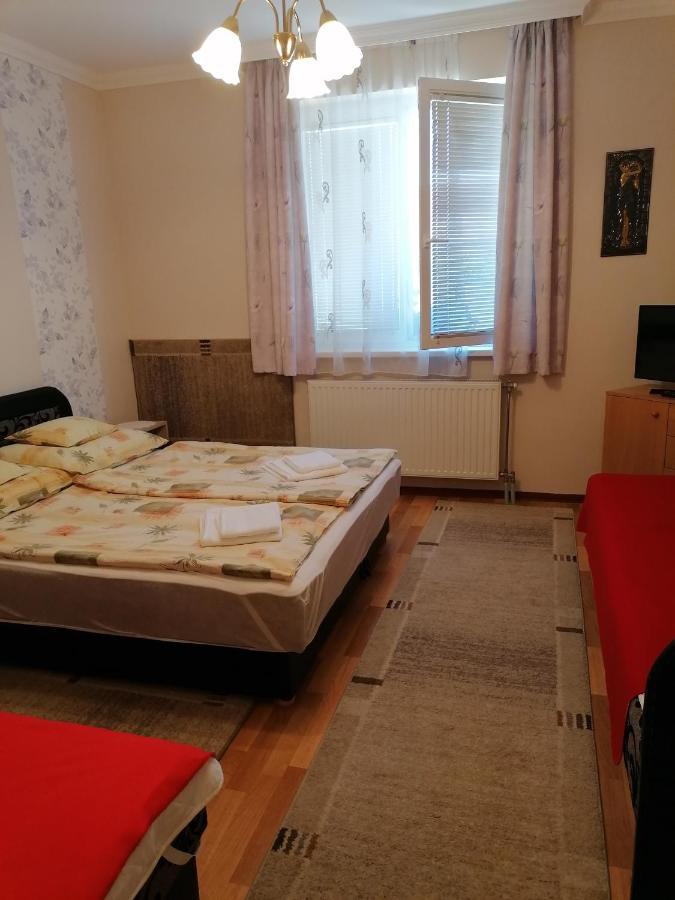 Kaktuszvirag Apartmanhaz Hajdúszoboszló Εξωτερικό φωτογραφία