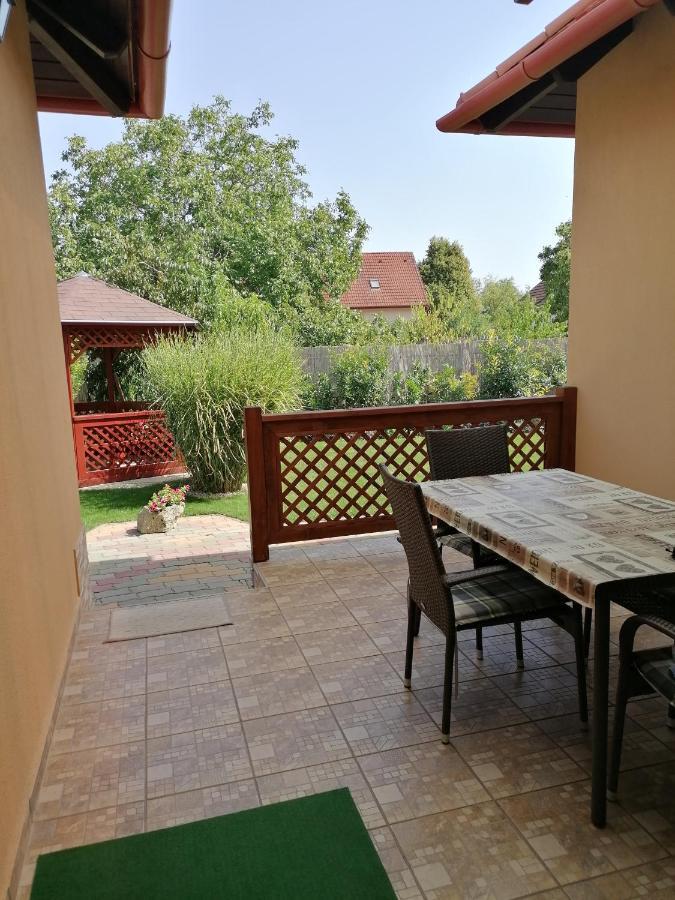 Kaktuszvirag Apartmanhaz Hajdúszoboszló Εξωτερικό φωτογραφία